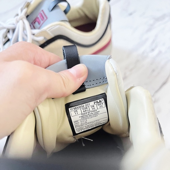 FILA x Urban Outfitters Exclusive Distressed Disruptor 2 Chunky Sneaker - Picture 9 of 15